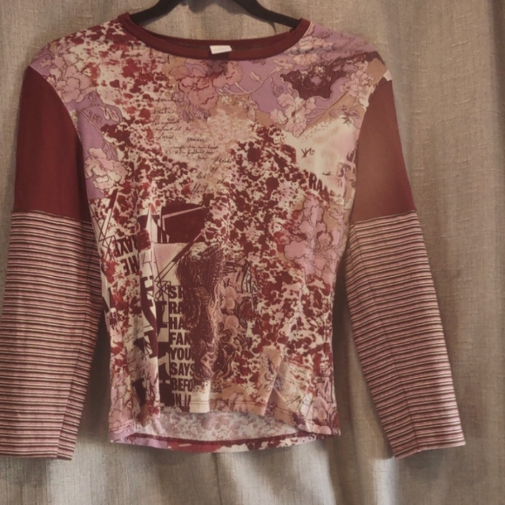 Camaieu floral top w striped sleeves S